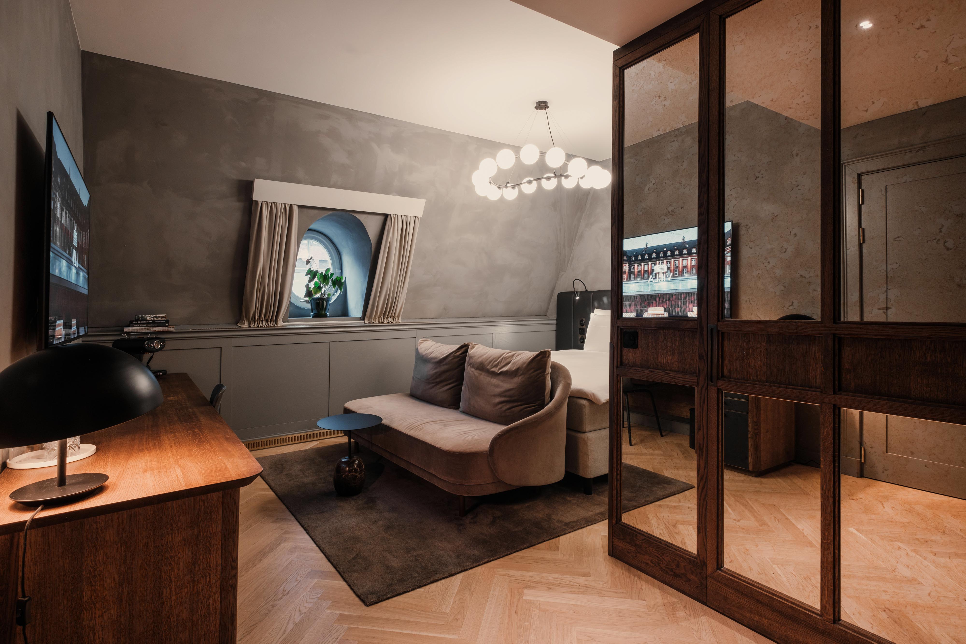 Attic Suite.(6)